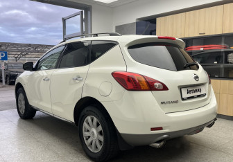 Подержанный автомобиль Nissan Murano Suv 2010 года (6 фото)