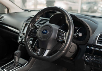 Подержанный автомобиль Subaru Levorg 2019 года (11 фото)