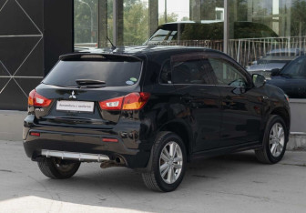 Подержанный автомобиль Mitsubishi RVR Suv 2010 года (5 фото)