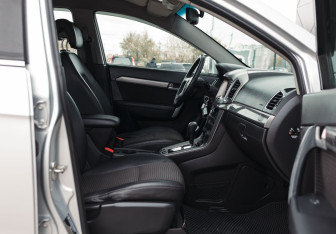 Подержанный автомобиль Chevrolet Captiva 2013 года (21 фото)