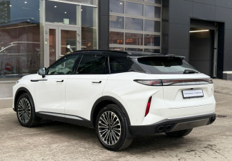 Подержанный автомобиль Exeed RX 2024 года (3 фото)