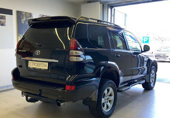 Подержанный автомобиль Toyota Land Cruiser Prado 2007 года (4 фото)