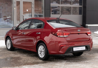 Подержанный автомобиль Kia Rio Sedan 2019 года (7 фото)