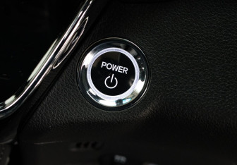 Подержанный автомобиль Honda Vezel 2018 года (15 фото)