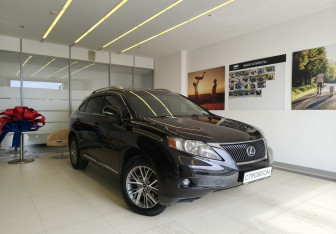 Подержанный автомобиль Lexus RX 2010 года (3 фото)