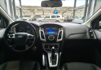 Подержанный автомобиль Ford Focus Sedan 2012 года (8 фото)
