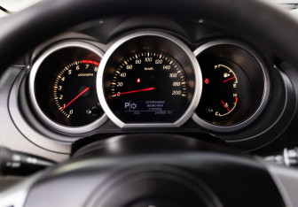 Подержанный автомобиль Suzuki Grand Vitara 2013 года (13 фото)