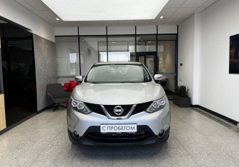 Подержанный автомобиль Nissan Qashqai 2016 года (2 фото)