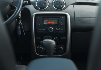 Подержанный автомобиль Renault Duster 2014 года (13 фото)