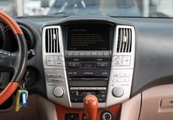 Подержанный автомобиль Lexus RX 2007 года (14 фото)