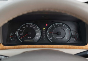 Подержанный автомобиль Toyota Corolla Sedan 2004 года (12 фото)