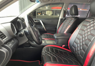 Подержанный автомобиль Toyota Highlander 2013 года (11 фото)