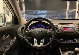 Подержанный автомобиль Kia Sportage 2012 года (8 фото)