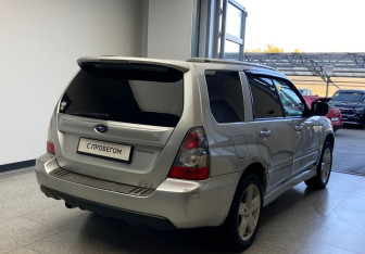 Подержанный автомобиль Subaru Forester Suv 2005 года (5 фото)