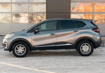 Подержанный автомобиль Renault Kaptur 2016 года (8 фото)