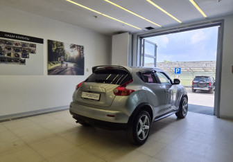 Подержанный автомобиль Nissan Juke 2012 года (4 фото)