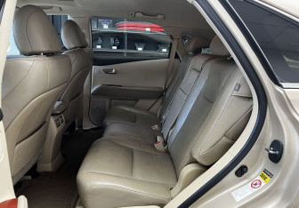 Подержанный автомобиль Lexus RX 2009 года (14 фото)