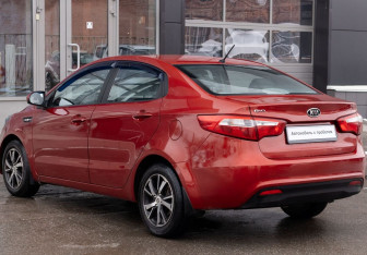 Подержанный автомобиль Kia Rio Sedan 2012 года (7 фото)