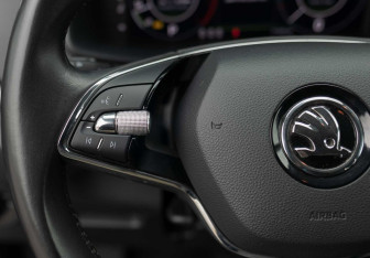 Подержанный автомобиль Skoda Karoq 2021 года (12 фото)