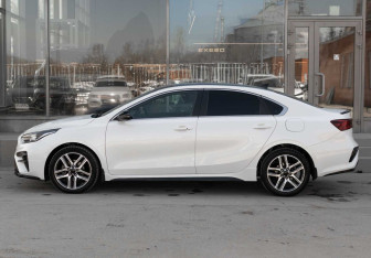 Подержанный автомобиль Kia Cerato Sedan 2020 года (8 фото)