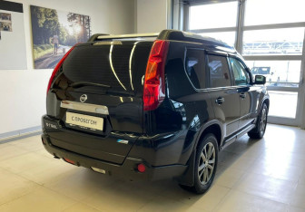 Подержанный автомобиль Nissan X-Trail 2010 года (4 фото)