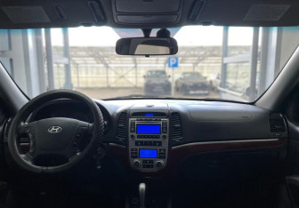 Подержанный автомобиль Hyundai Santa Fe 2008 года (10 фото)