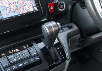 Подержанный автомобиль Honda Stepwgn 2016 года (15 фото)