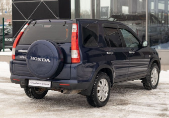 Подержанный автомобиль Honda CR-V 2006 года (5 фото)