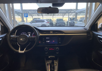 Подержанный автомобиль Kia Rio Hatchback 2021 года (10 фото)
