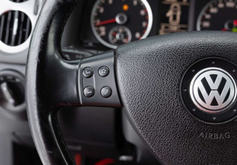 Подержанный автомобиль Volkswagen Tiguan 2010 года (12 фото)