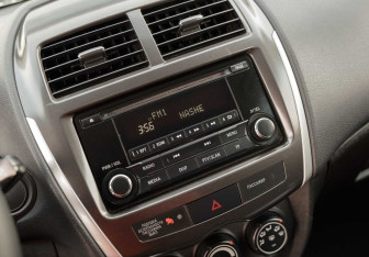 Подержанный автомобиль Mitsubishi ASX 2013 года (14 фото)