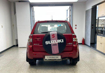Подержанный автомобиль Suzuki Grand Vitara 2009 года (5 фото)
