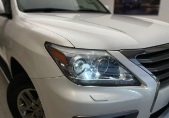 Подержанный автомобиль Lexus LX 2014 года (8 фото)