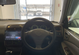 Подержанный автомобиль Toyota Corona Sedan 2001 года (9 фото)