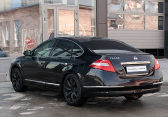 Подержанный автомобиль Nissan Teana 2008 года (7 фото)