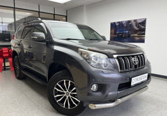 Подержанный автомобиль Toyota Land Cruiser Prado 2011 года (3 фото)