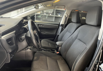 Подержанный автомобиль Toyota Corolla Sedan 2014 года (8 фото)