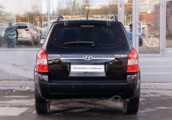 Подержанный автомобиль Hyundai Tucson 2008 года (6 фото)