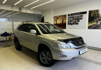 Подержанный автомобиль Lexus RX 2003 года (3 фото)