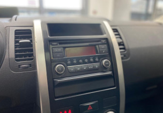 Подержанный автомобиль Nissan X-Trail 2013 года (10 фото)