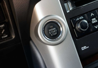 Подержанный автомобиль Toyota Land Cruiser Prado 2010 года (15 фото)