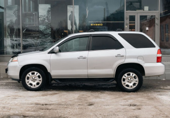Подержанный автомобиль Acura MDX 2001 года (8 фото)