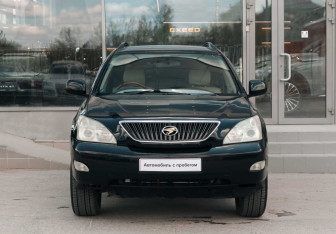 Подержанный автомобиль Toyota Harrier 2004 года (2 фото)