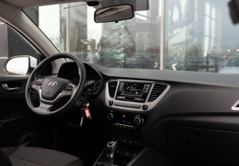 Подержанный автомобиль Hyundai Solaris Sedan 2019 года (10 фото)