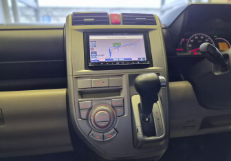 Подержанный автомобиль Honda Zest 2010 года (10 фото)