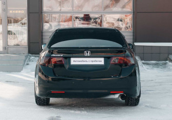 Подержанный автомобиль Honda Accord Sedan 2008 года (6 фото)