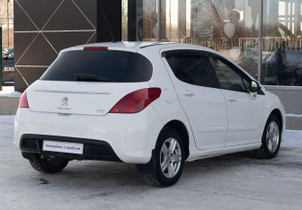 Подержанный автомобиль Peugeot 308 Hatchback 2011 года (5 фото)