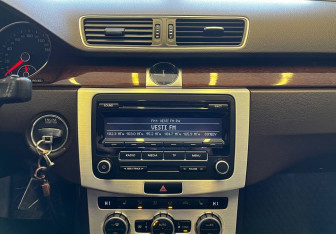 Подержанный автомобиль Volkswagen Passat Wagon 2013 года (11 фото)