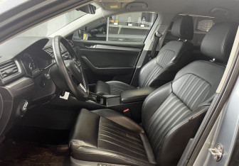 Подержанный автомобиль Skoda Superb Liftback 2018 года (13 фото)