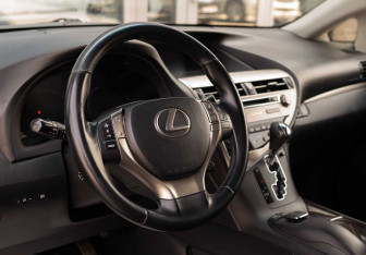 Подержанный автомобиль Lexus RX 2012 года (11 фото)